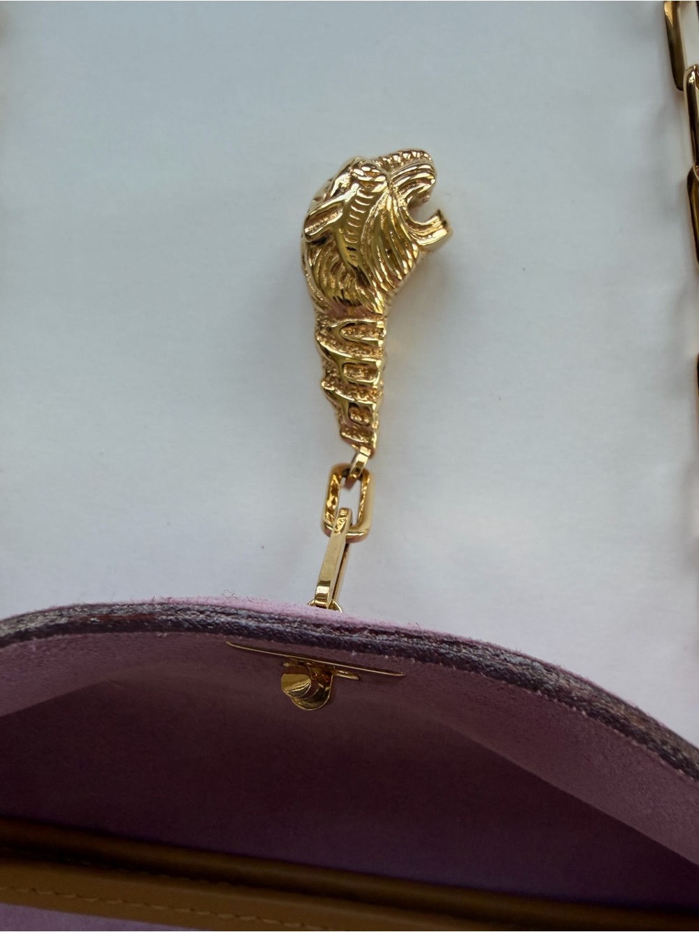 Authentic Gucci by Tom Ford Tiger Charm Lavender Shoulder Bag - Picture 5 of 17